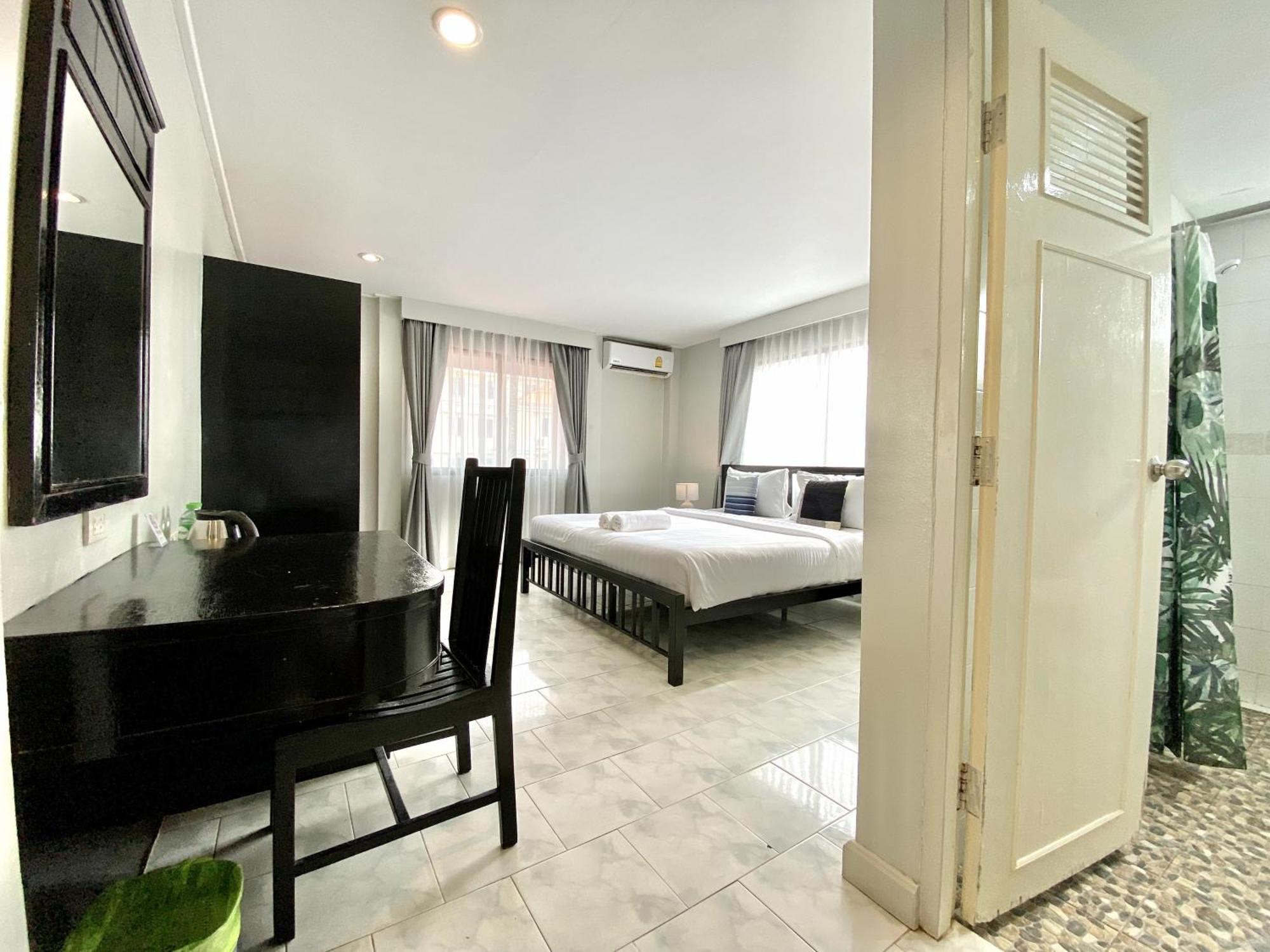 Beachwalk Minotel Patong Exterior photo