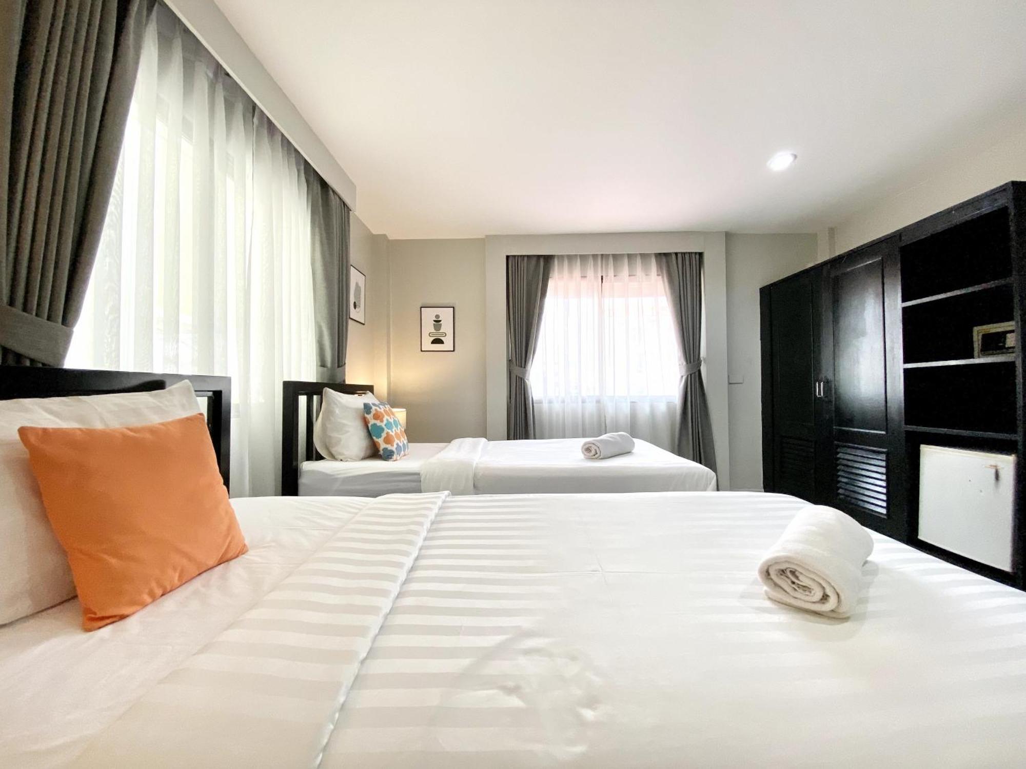 Beachwalk Minotel Patong Exterior photo