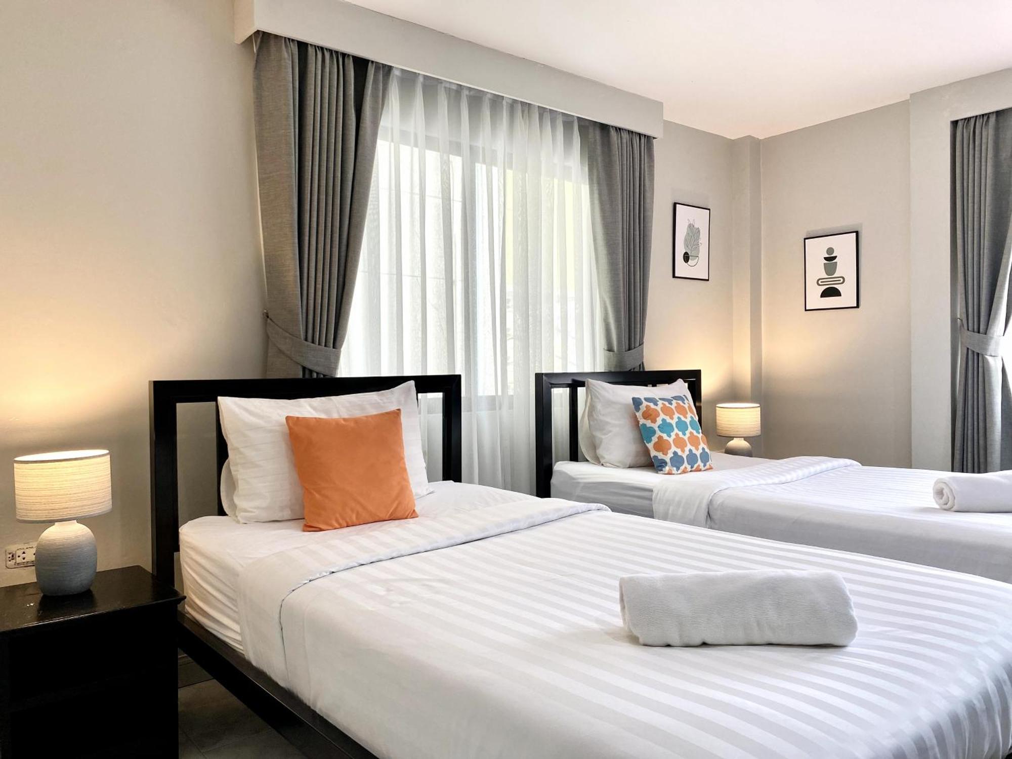 Beachwalk Minotel Patong Exterior photo