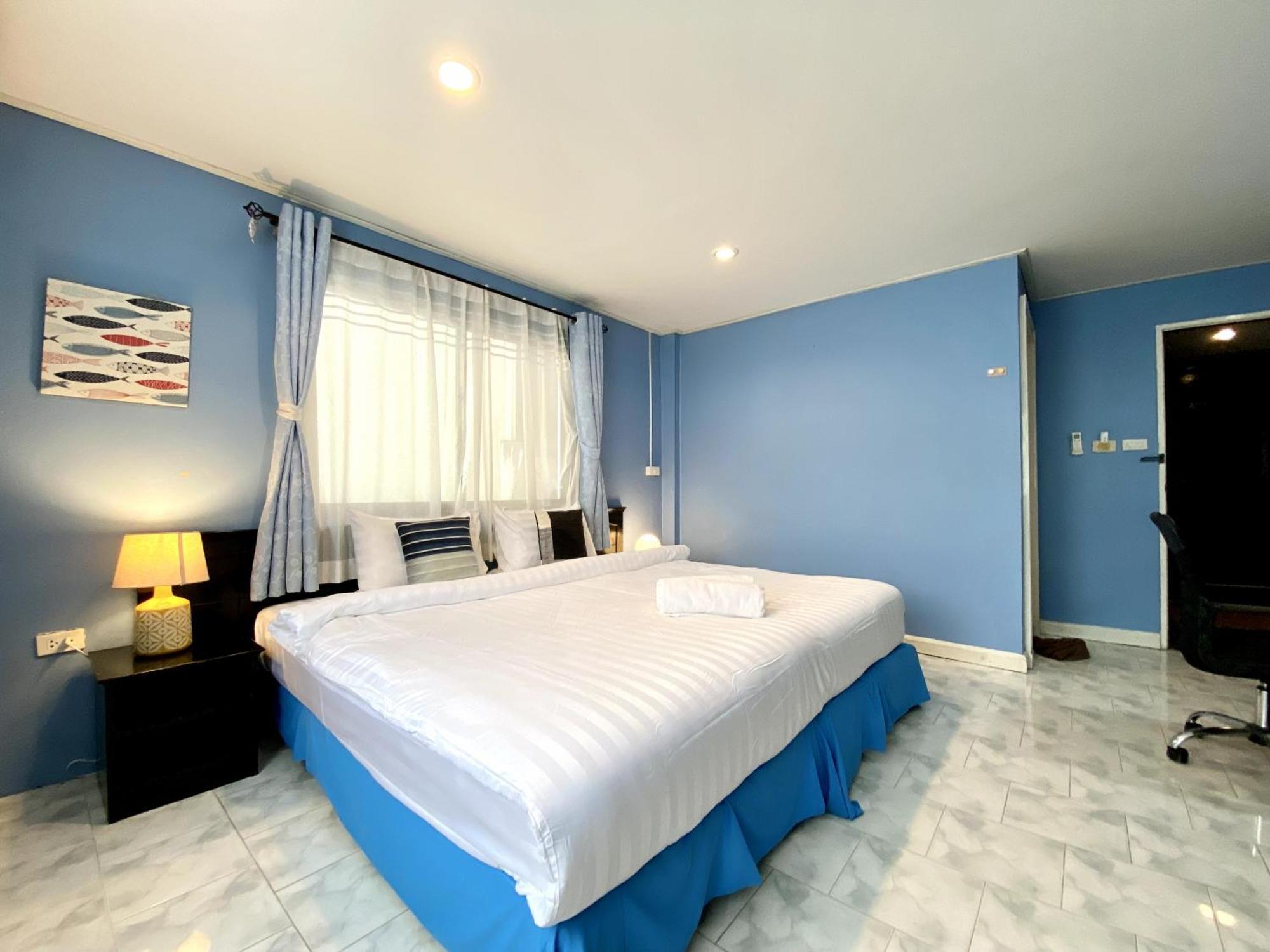 Beachwalk Minotel Patong Exterior photo