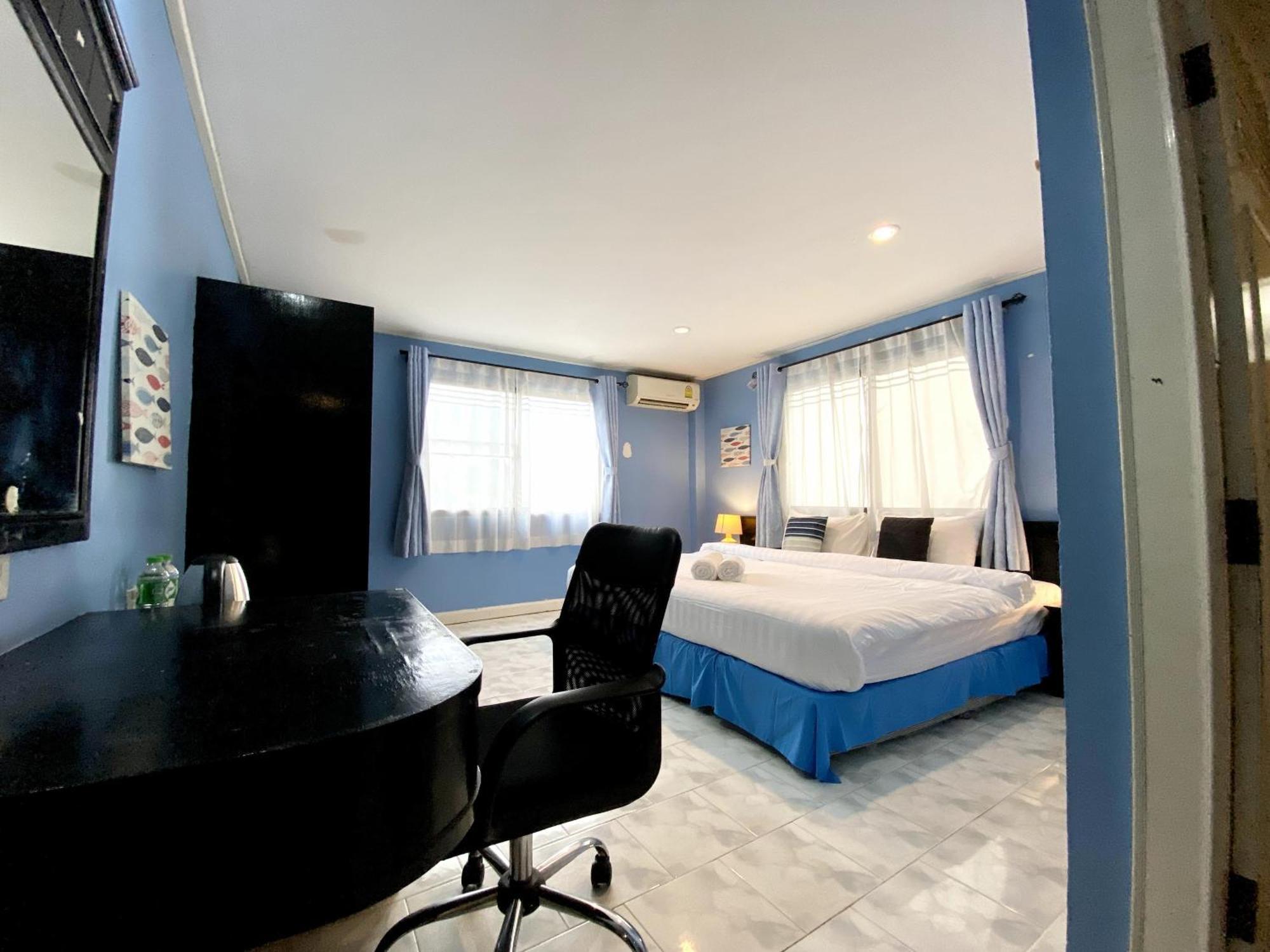 Beachwalk Minotel Patong Exterior photo