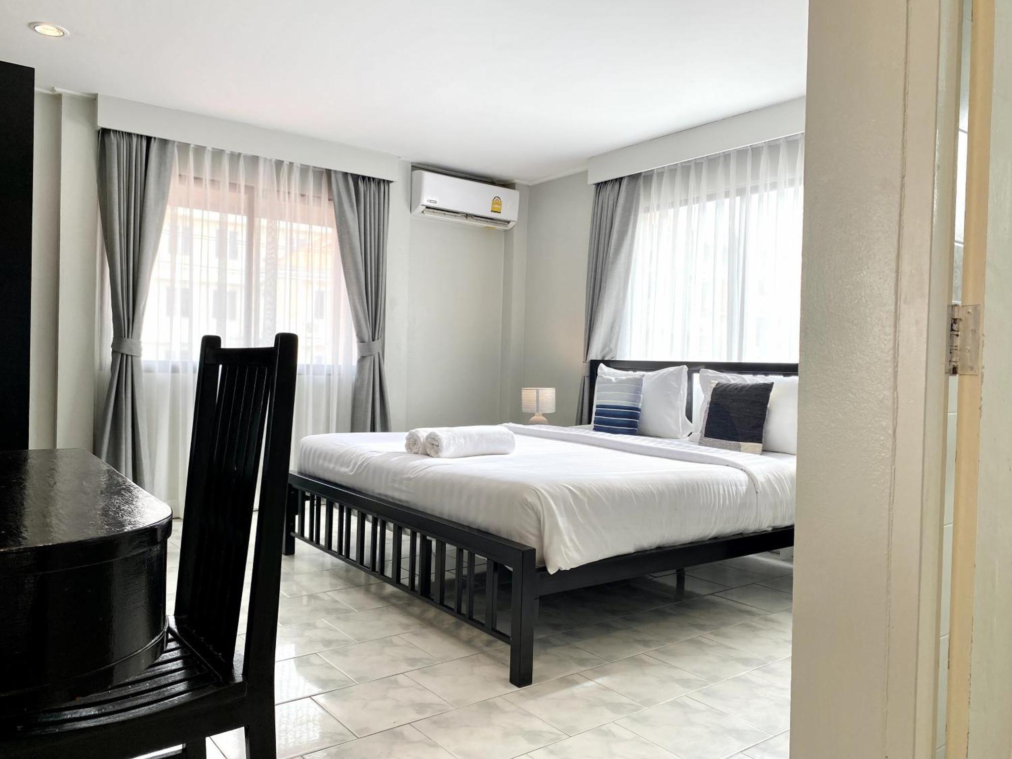 Beachwalk Minotel Patong Exterior photo