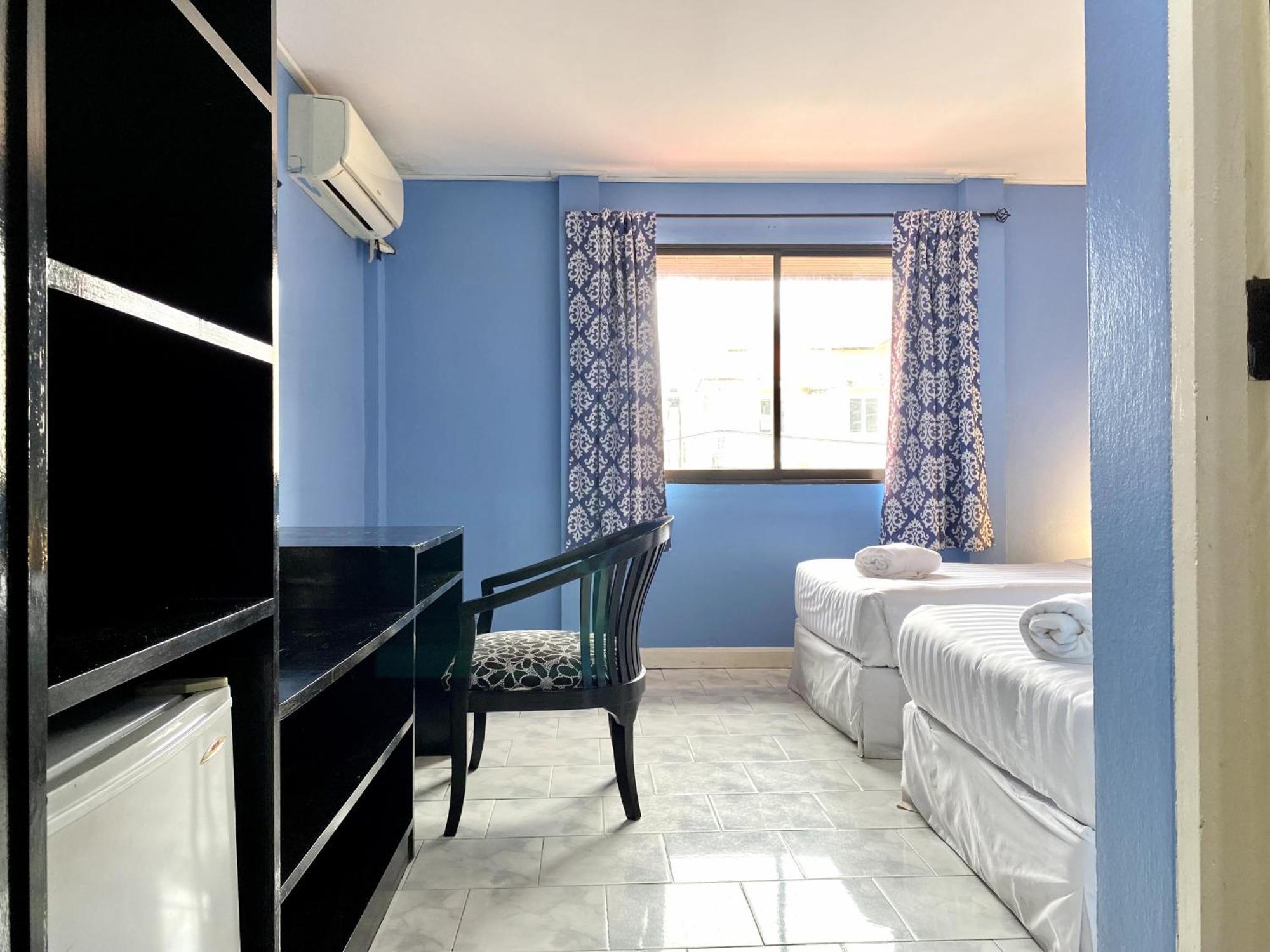Beachwalk Minotel Patong Exterior photo